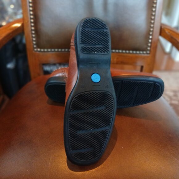 Mens casual slip ons in brown leather. New and unworn. - Picture 5 of 6